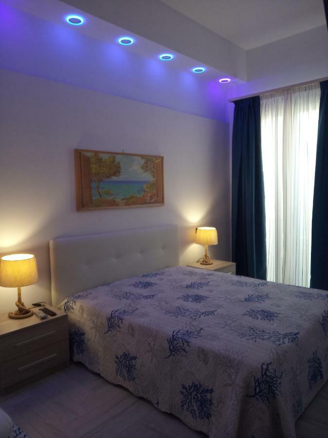 Acquazzurra Affittacamere Torre Lapillo Exteriör bild