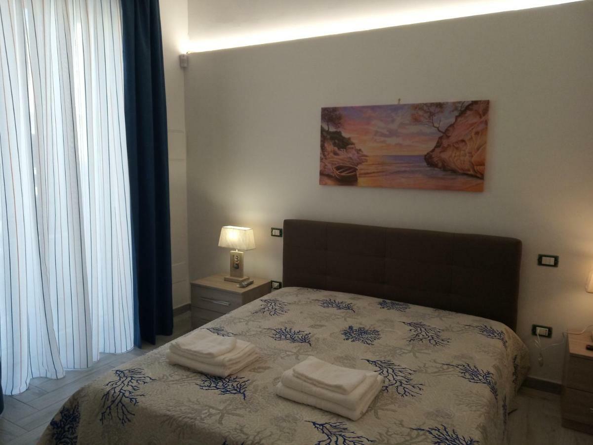 Acquazzurra Affittacamere Torre Lapillo Exteriör bild