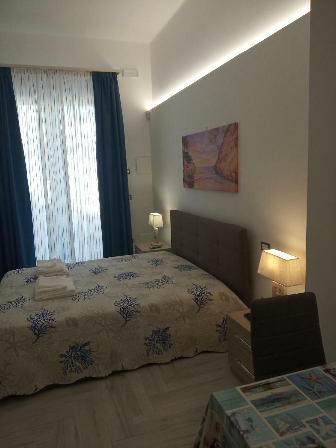Acquazzurra Affittacamere Torre Lapillo Exteriör bild