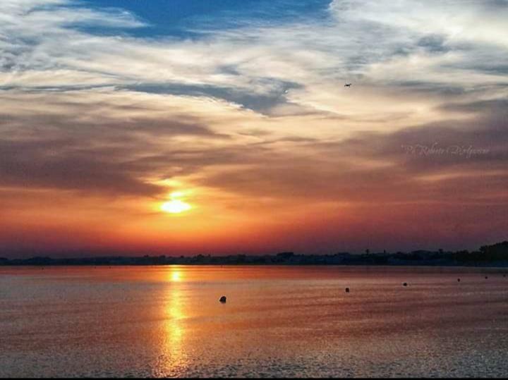 Acquazzurra Affittacamere Torre Lapillo Exteriör bild